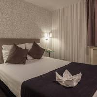 Business Queen Room