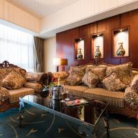 Deluxe King Suite