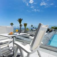 Apartment with Pool View 