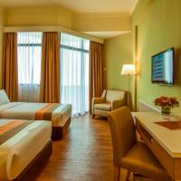 Superior Twin Room with Partial Sea View