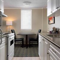 Deluxe Queen Suite