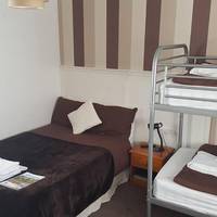 Family Room (1 Double Bed and 2 Single Beds)