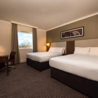 Twin Hilton Guestroom