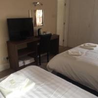 Family Room (2 Adults + 1 Child)