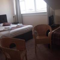 Family Room (2 Adults + 2 Children)