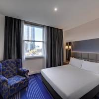 Deluxe Queen Room with River View