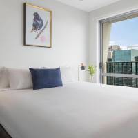 One-Bedroom Apartment with City View