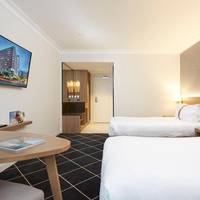 2 Single Beds Standard Walk-in Shower