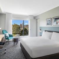 Deluxe Park View Suite