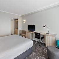 King or Twin Guest Room