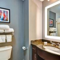One-Bedroom Queen Suite - Non-Smoking