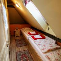 Two-Bedroom Suite - Attic (5 Adults)