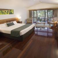 Bungalow with Forest View