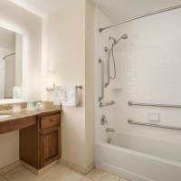 Two-Bedroom Suite - Hearing Disability Access with Tub