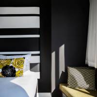 Superior King Room - City side