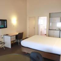 Queen Room with Spa Bath