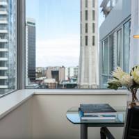 Deluxe King Room with City View