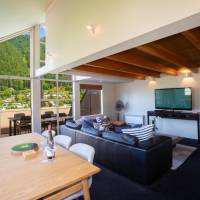 Superior Three Bedroom Apartment Two Bathrooms