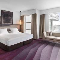 Deluxe King Room with Premium Harbour View