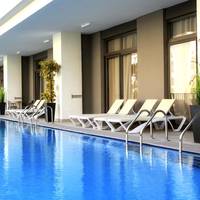 Deluxe Swim-Up Room