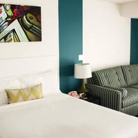 One-Bedroom Suite with Kitchenette 