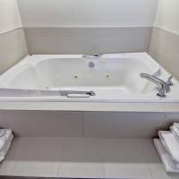 King Suite with Spa Bath