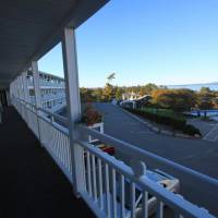 Standard King Room with Partial Bay View 