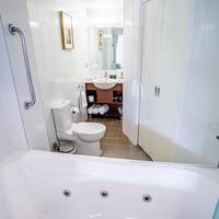King Room with Spa Bath