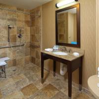Queen Room with Bath Tub - Disability Access/Non-Smoking 