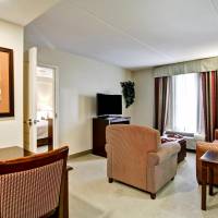 One-Bedroom King Suite - Non-Smoking