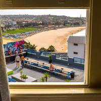 Bed in 4-Bed Mixed Dormitory Room with Shared Bathroom and Beach View
