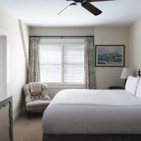Deluxe Queen Room - Main Building