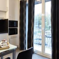 Apartment with Queen Bed and Sofa Bed - Annex - No Lift Access