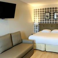 Superior Triple Room with Harbor Entrance View