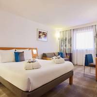 Executive Queen Room With Sofa Bed