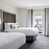 Queen Room with Two Queen Beds - Atrium View