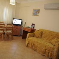 Deluxe One-Bedroom Apartment