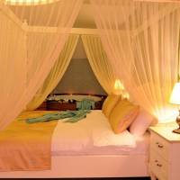 Honeymoon Suite