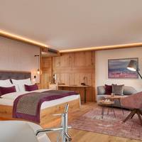 Junior Suite with Bathtub