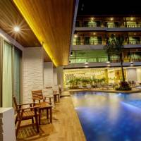 Deluxe Double Room with Pool Access