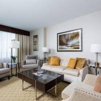 Sky Tower River Suite