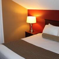 Three-Bedroom Queen Suite with Ocean View - Non-Smoking