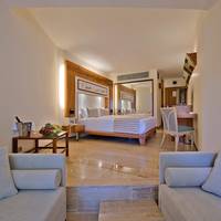 Large Room with Garden View