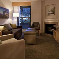 One-Bedroom King Suite with Kitchen