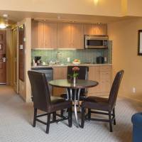 Deluxe Suite with Kitchenette