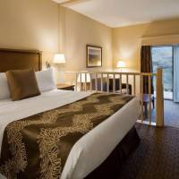 Queen Suite with Sofa Bed