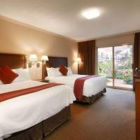 Queen Room with Two Queen Beds - Atrium View