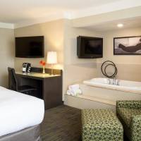 Suite Suite, Jetted Tub