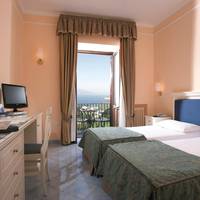 Double or Twin Room with Sea View