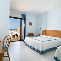 Triple Room with Sea View